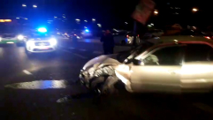  فيديو: اصابة شخص بحادث طرق بين مركبتين في اللد